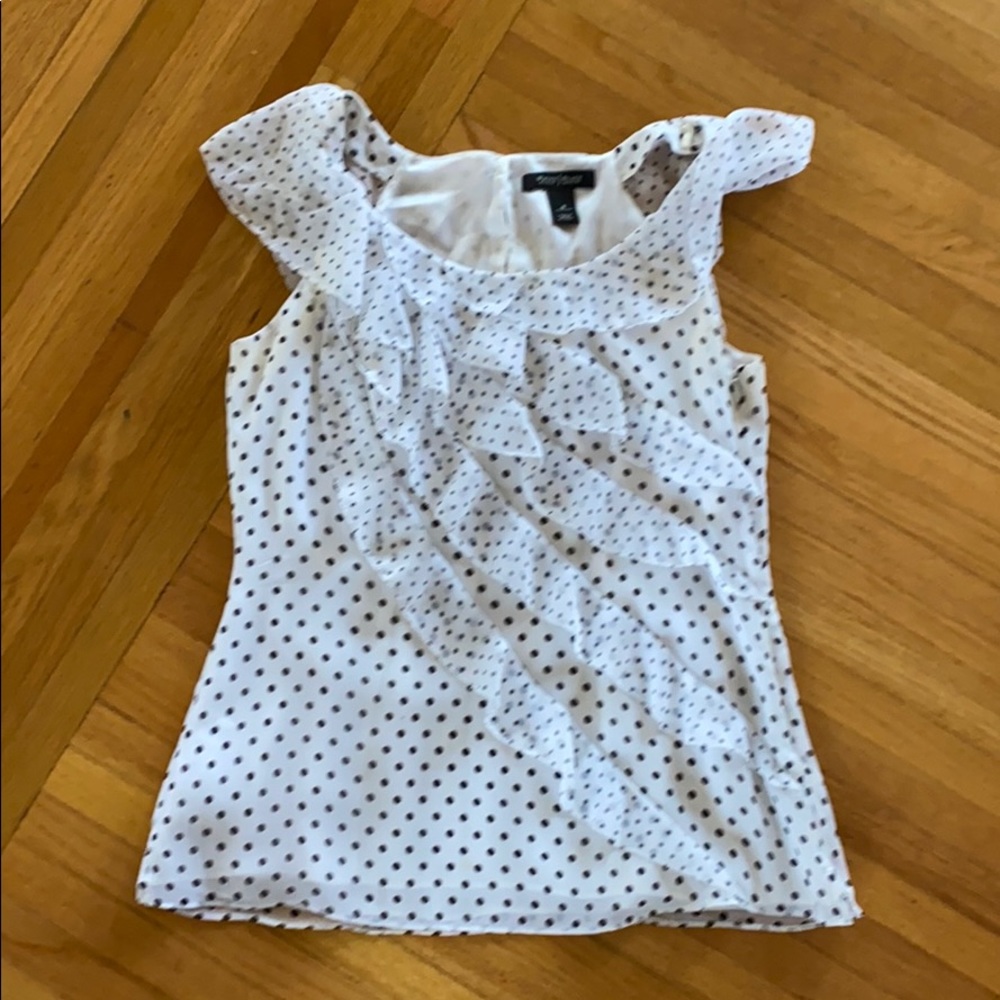 Black and White Size 8. Super flattering!